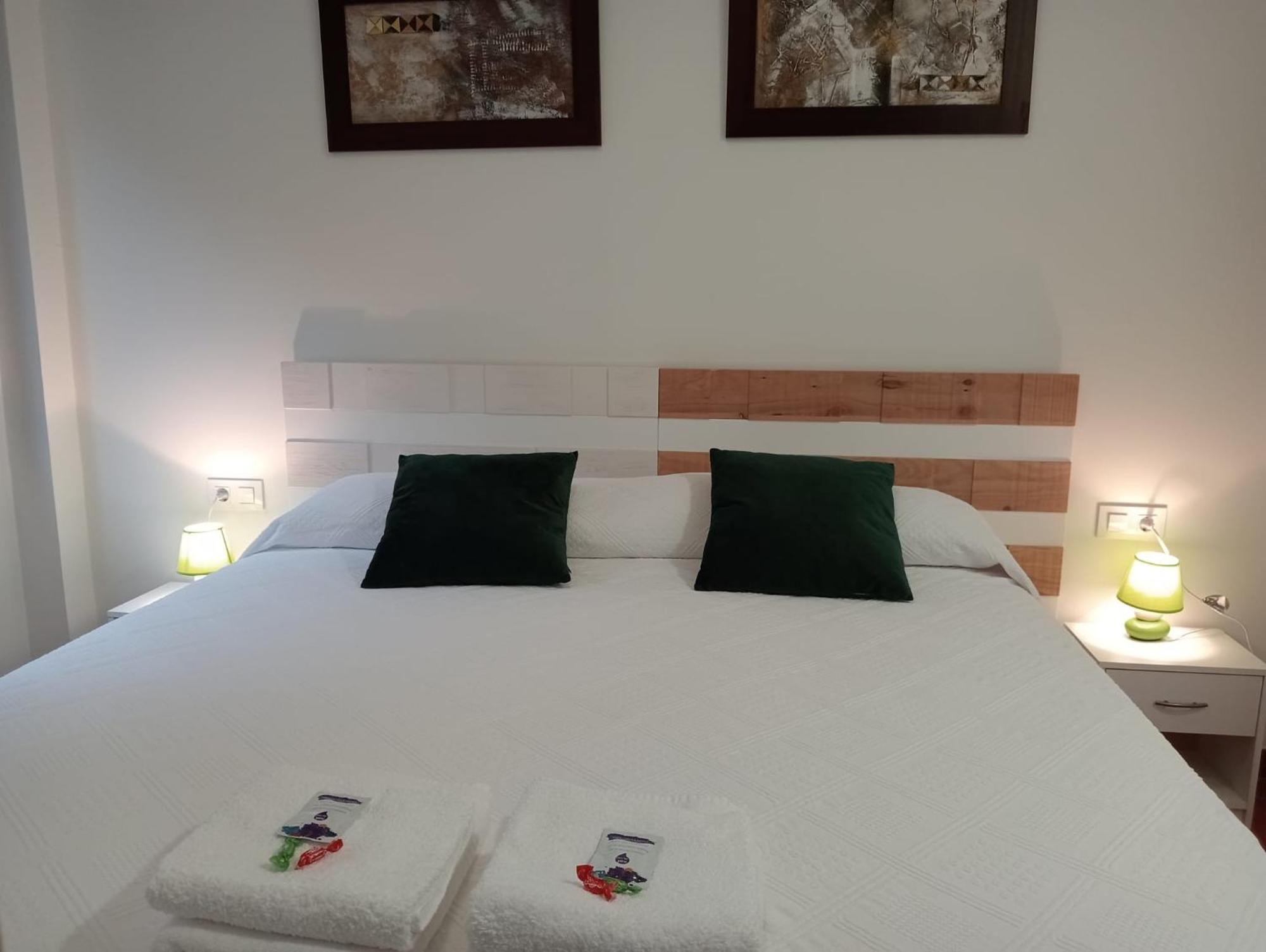 Apartamentos La Piedra En Pleno Centro Historico Con Dos Dormitorios Y Dos Banos Nájera Exteriér fotografie