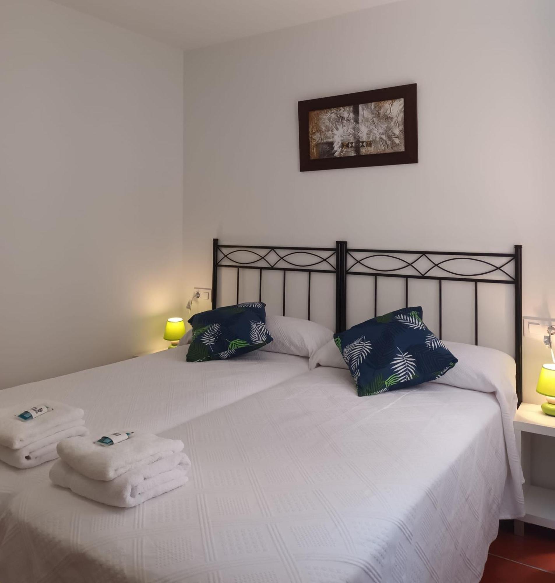 Apartamentos La Piedra En Pleno Centro Historico Con Dos Dormitorios Y Dos Banos Nájera Pokoj fotografie